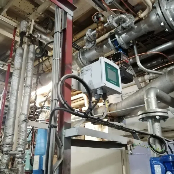 Marine automation monitoring instrument installed on an onboard vessel piping system